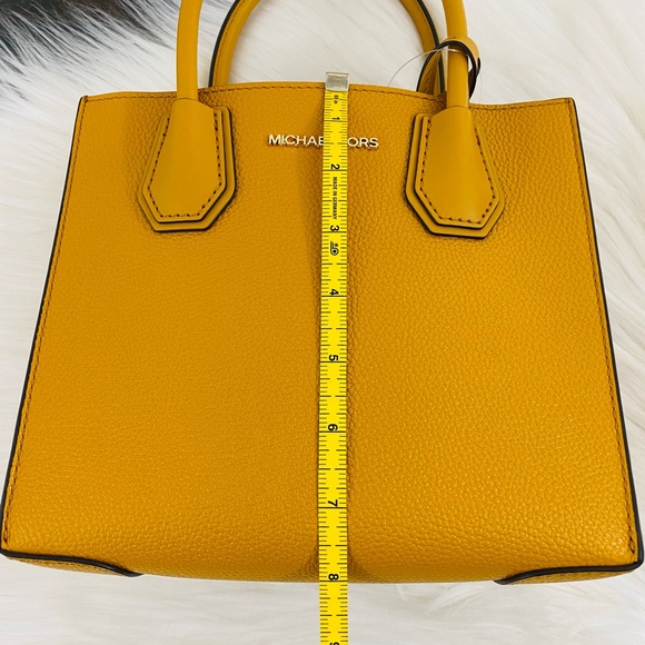 Michael Kors Mercer Medium Messenger Crossbody - Picture 11 of 15